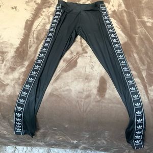 Adidas leggings 🔥